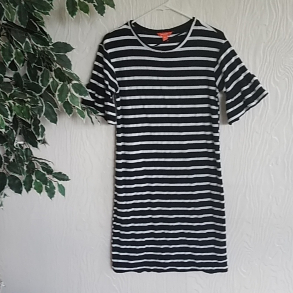 Joe fresh black &white striped ruffle sleeve dress